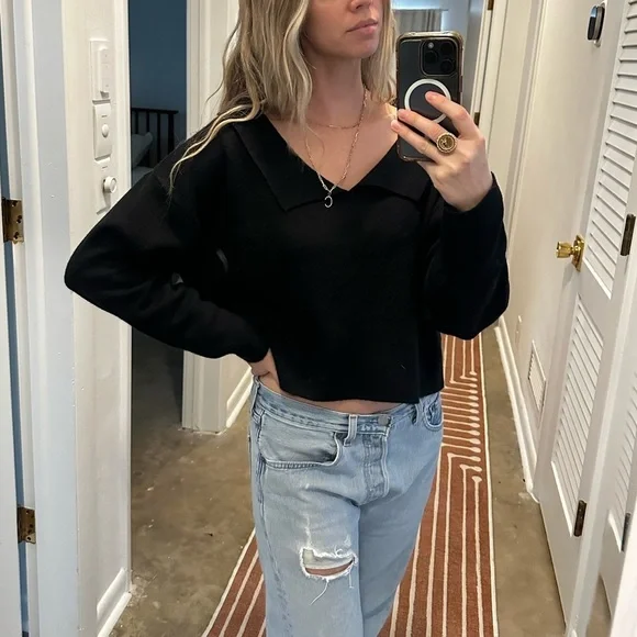 Vintage Wool Blend Cropped Sweater with White Embroidery - Picture 15 of 16